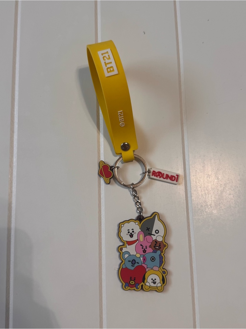 BT21 BTS Round 1 Exclusive Yellow Strap Rubber Keychain Bag Charm